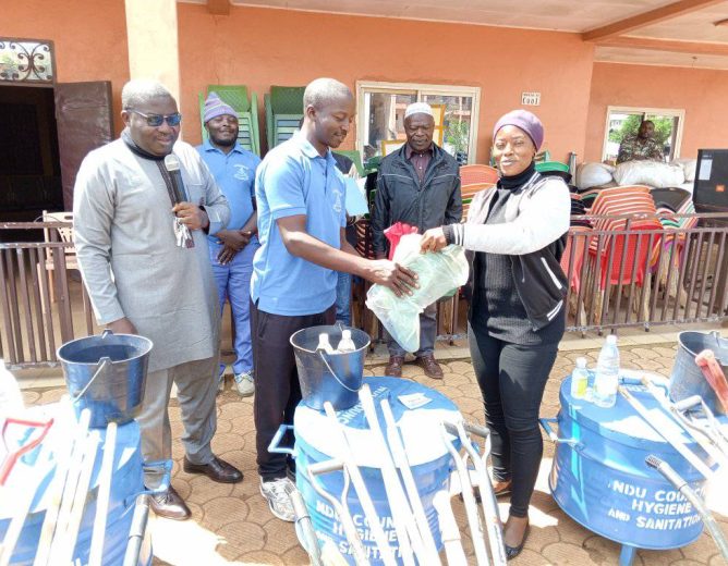Ndu Youths Take the Lead: Mayor Distributes Tools for a Cleaner Municipality